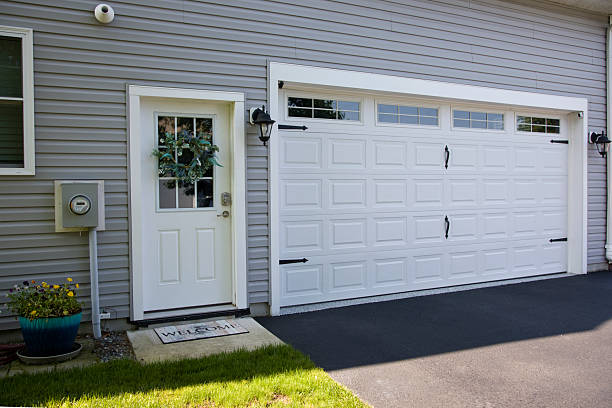 24/7 Emergency Garage Door Panel Replacement experts in Winchester, IN